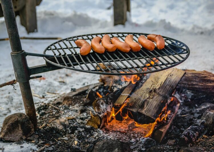 Essential Items for Your Off Grid Outdoor Living Checklist