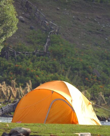 7 Essential Tips for Mastering Minimalist Outdoor Living Survival