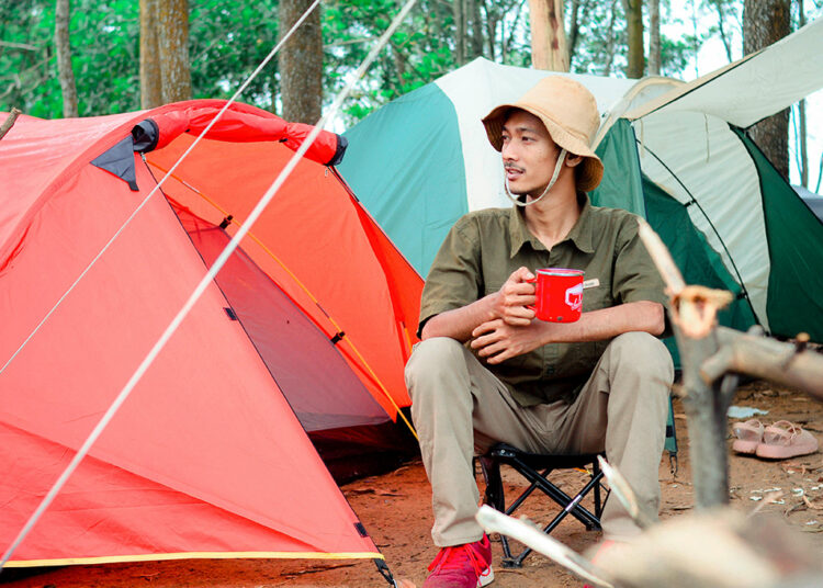 7 Essential Tips for Mastering Minimalist Outdoor Living Survival